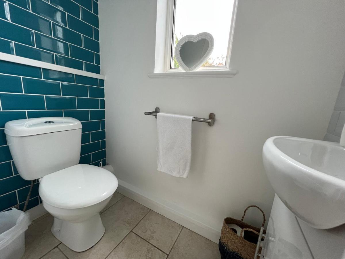 Gower Getaway - Parking & Ensuite Суонси Экстерьер фото